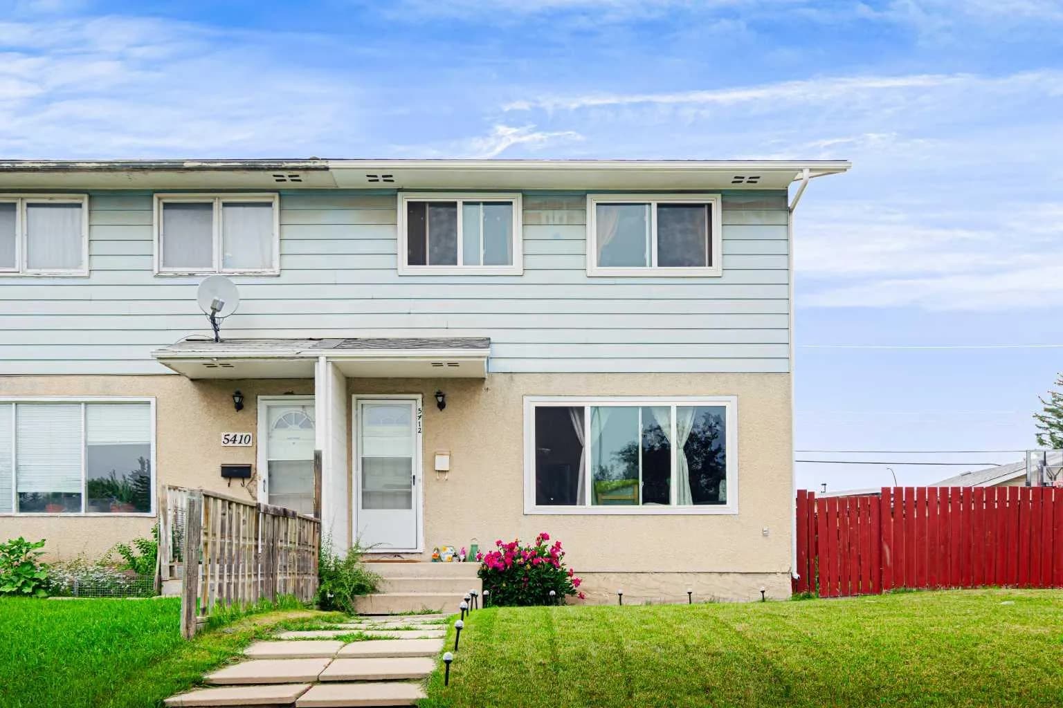 Semi Detached (Half Duplex)