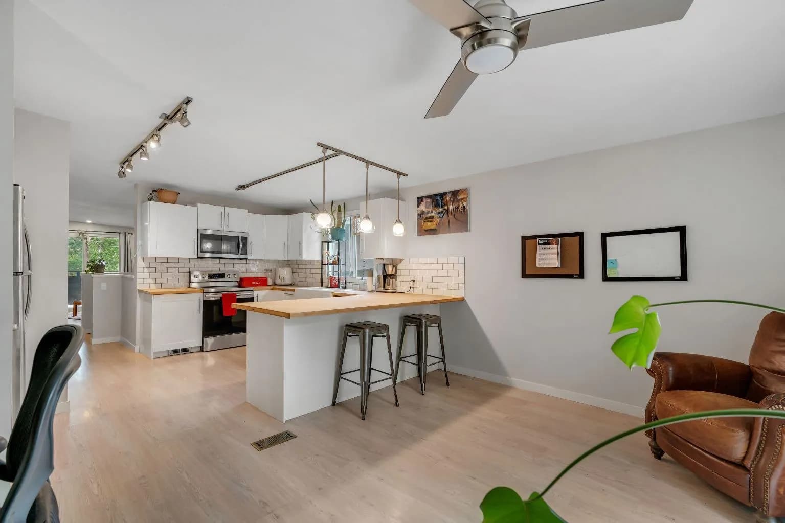 Semi Detached (Half Duplex)
