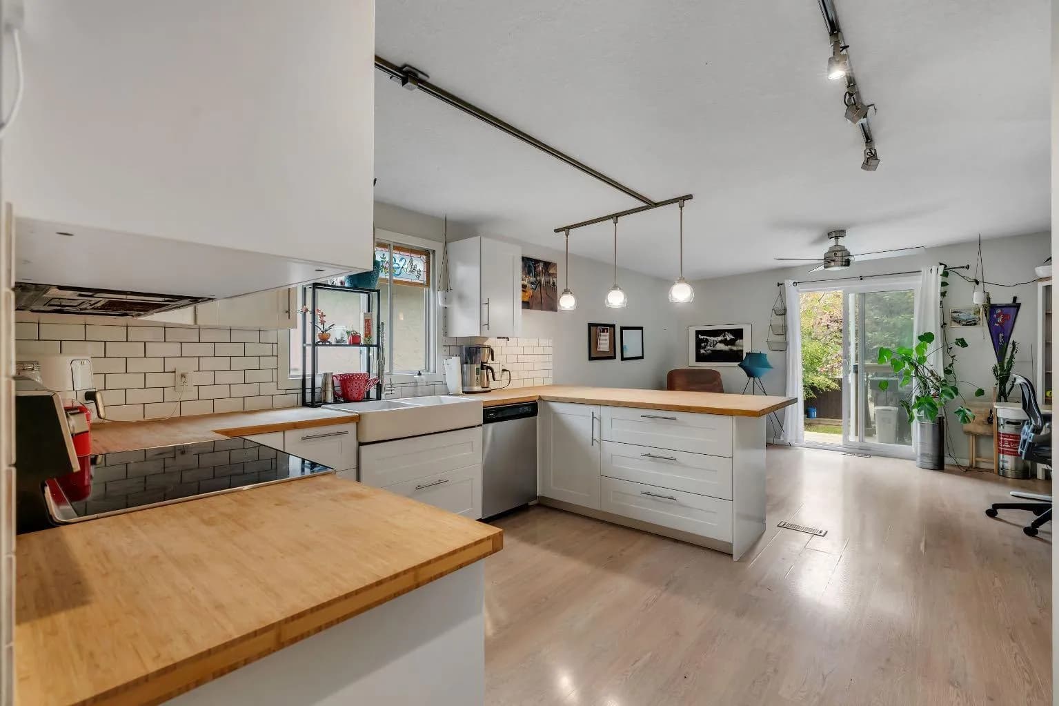 Semi Detached (Half Duplex)