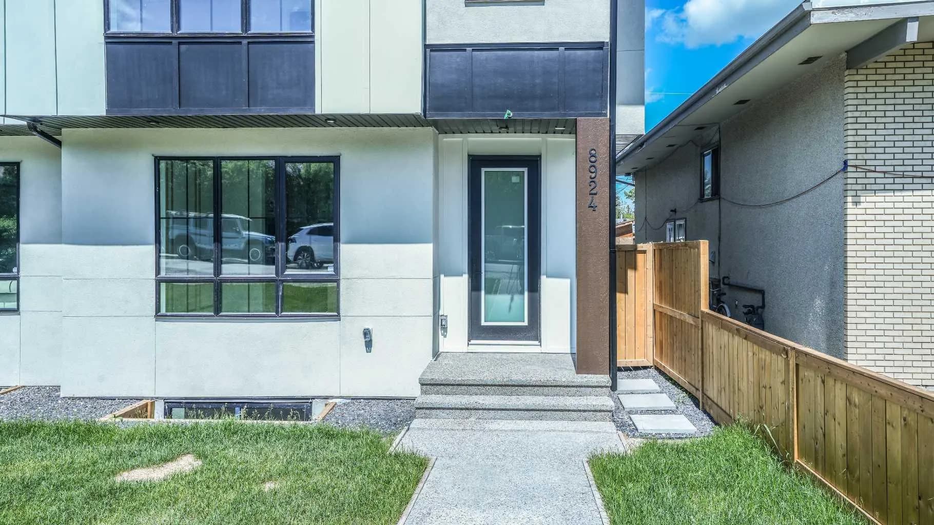 Semi Detached (Half Duplex)