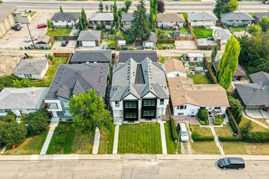 Semi Detached (Half Duplex)