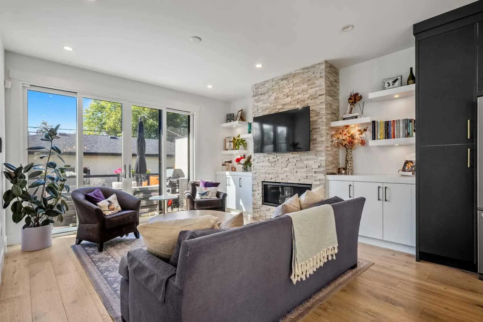 Semi Detached (Half Duplex)