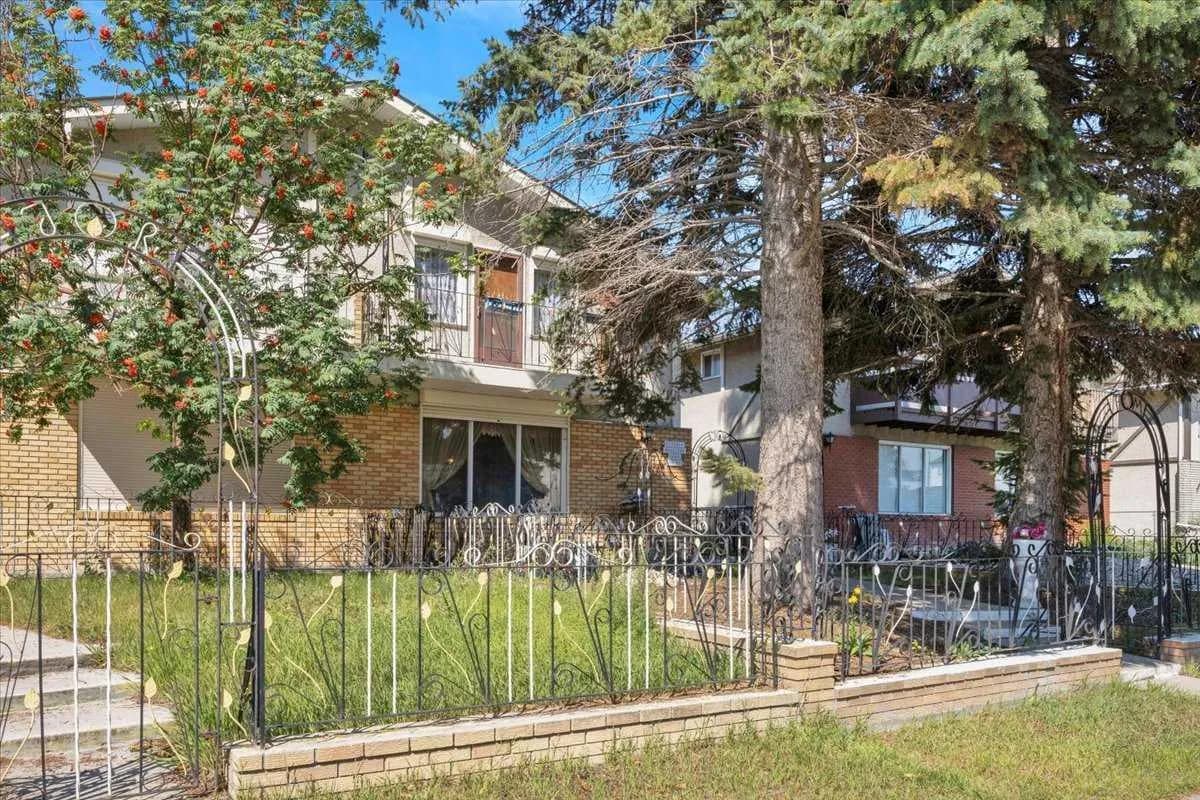 Semi Detached (Half Duplex)