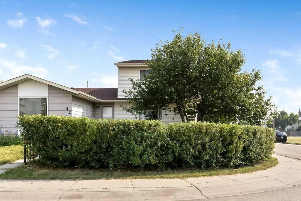 Semi Detached (Half Duplex)