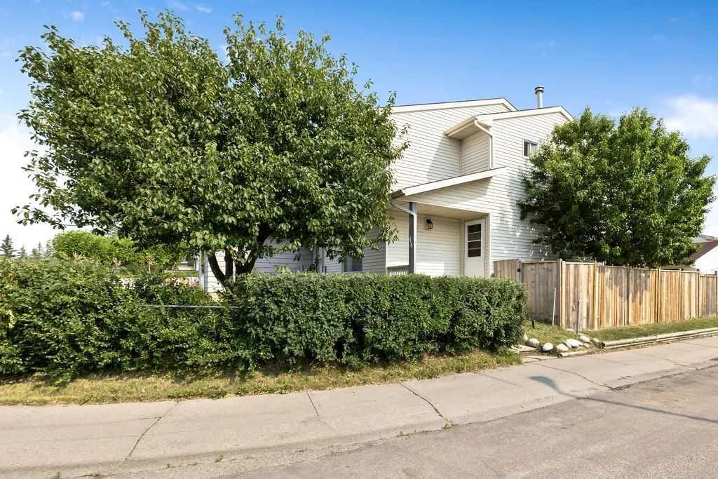 Semi Detached (Half Duplex)