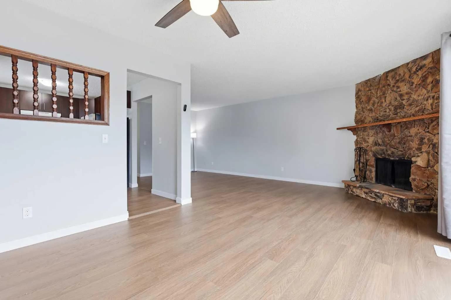 Semi Detached (Half Duplex)