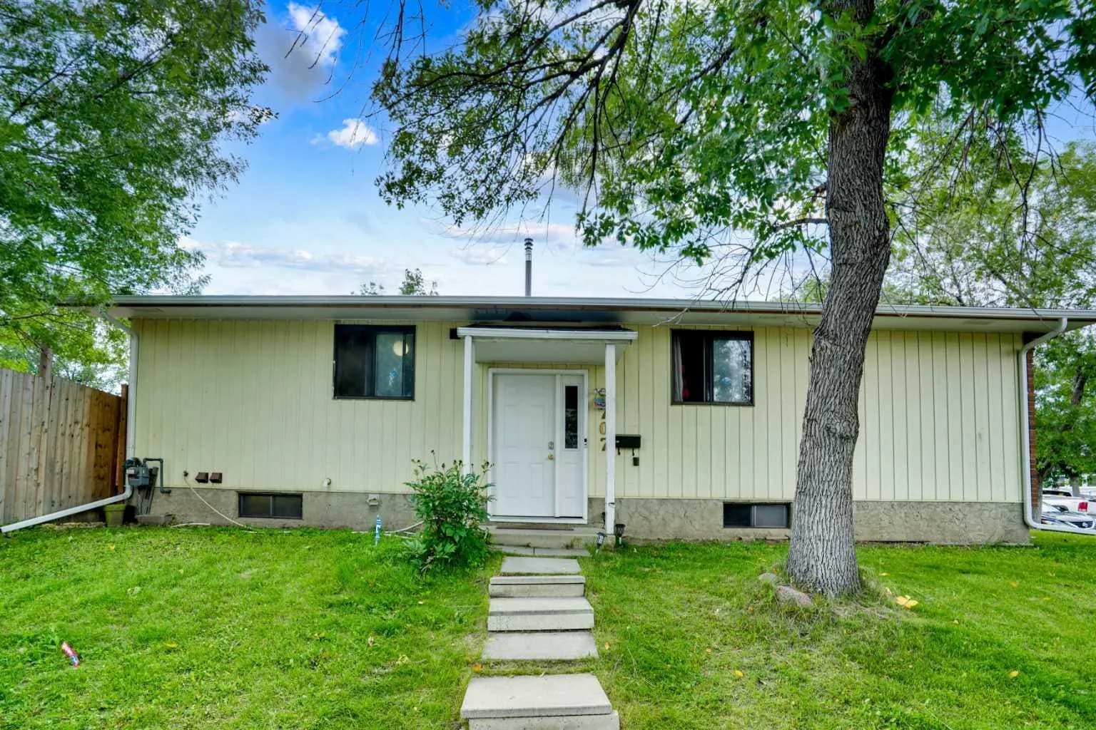 Semi Detached (Half Duplex)