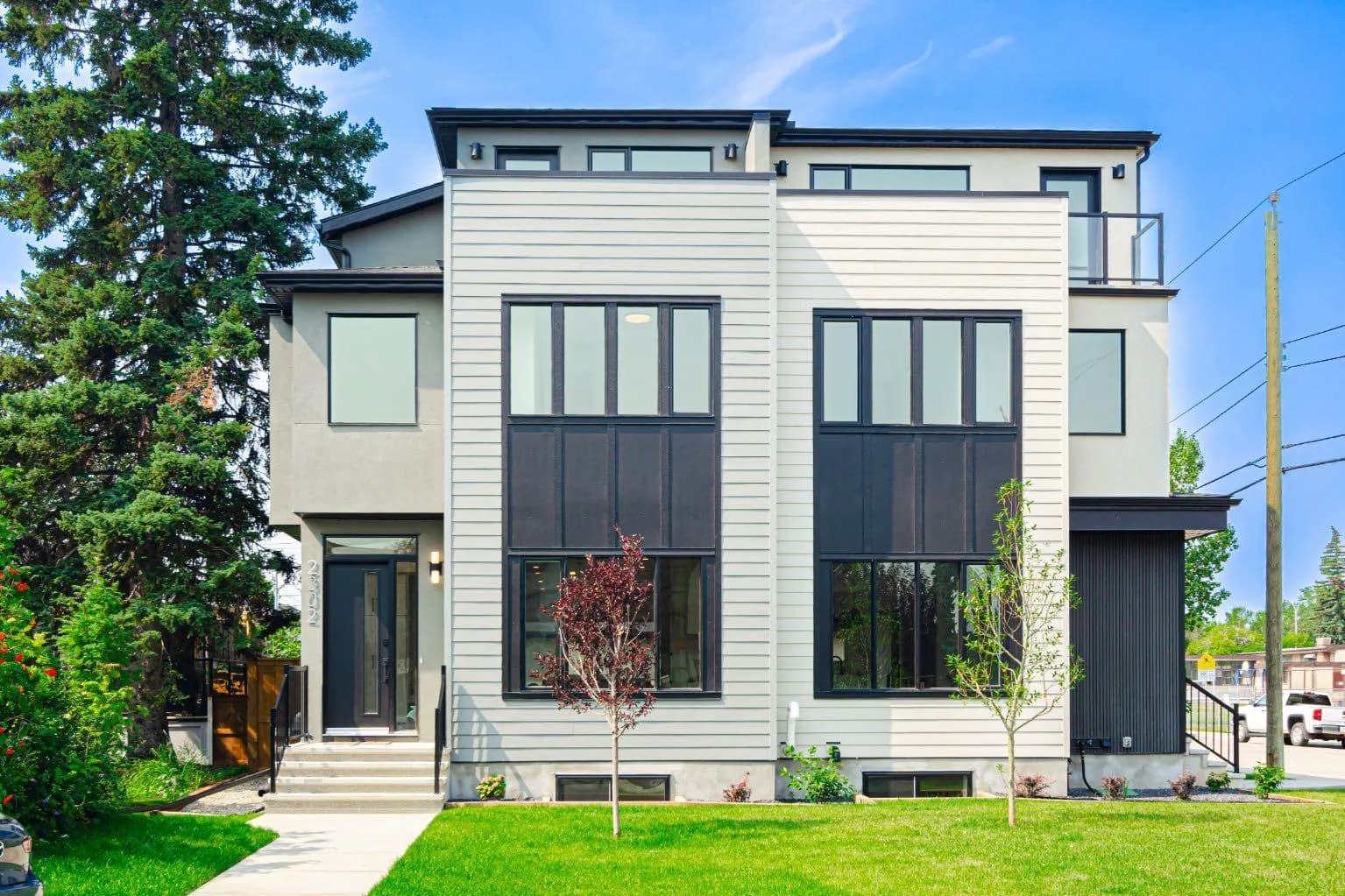 Semi Detached (Half Duplex)