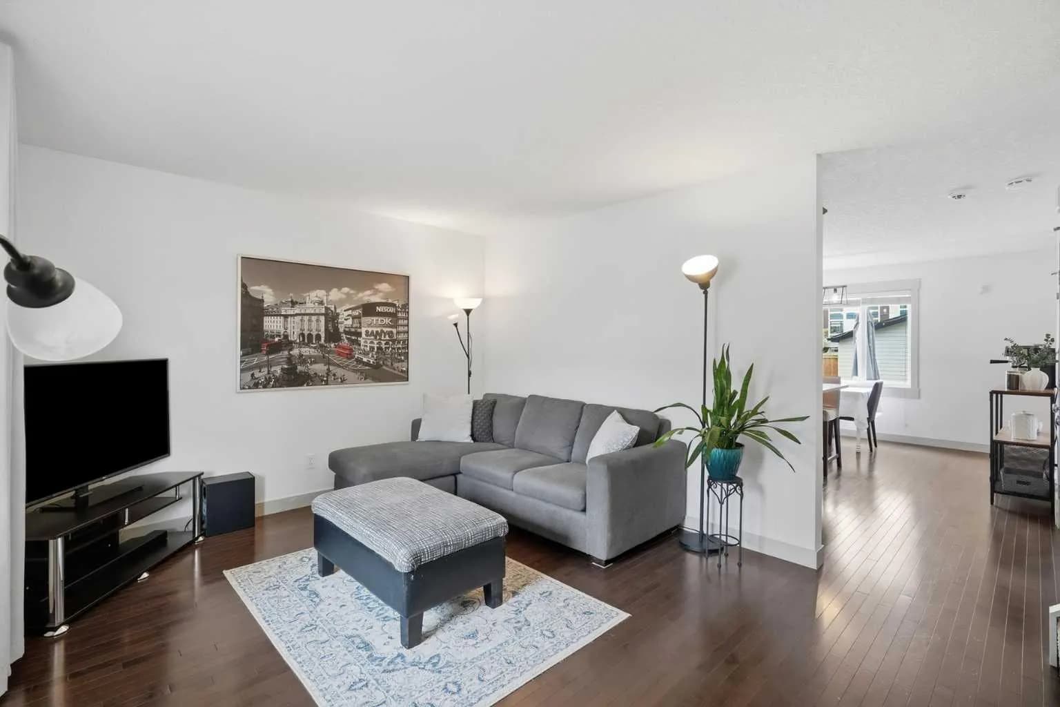 Semi Detached (Half Duplex)