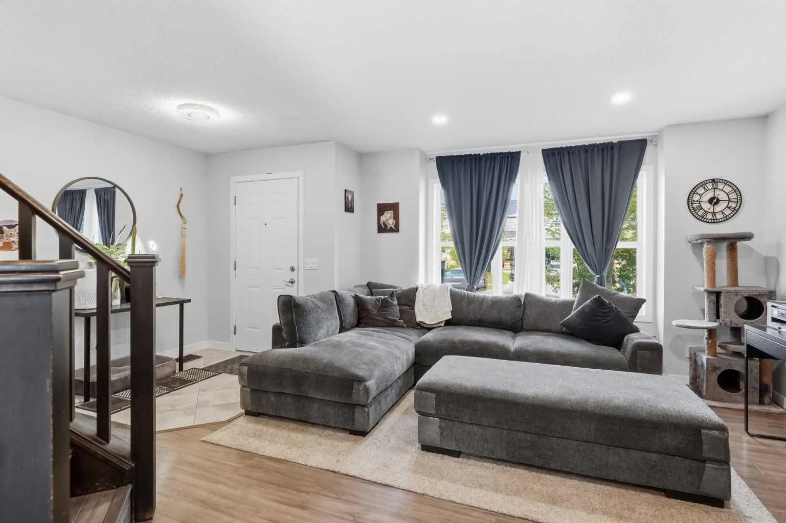Semi Detached (Half Duplex)