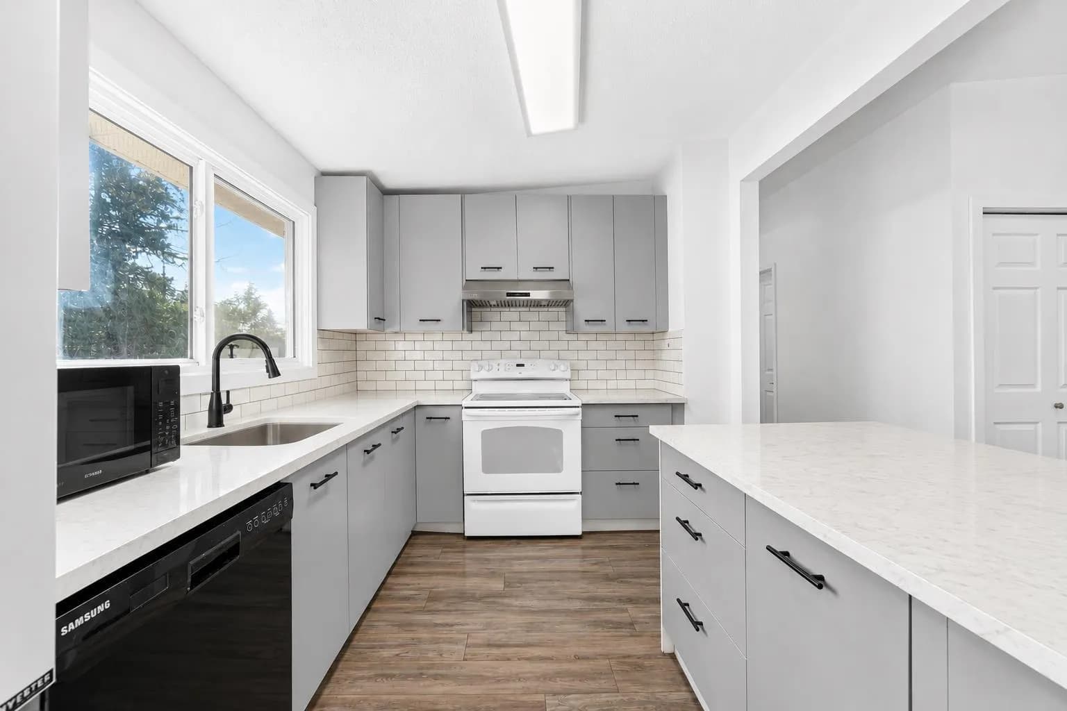 Semi Detached (Half Duplex)