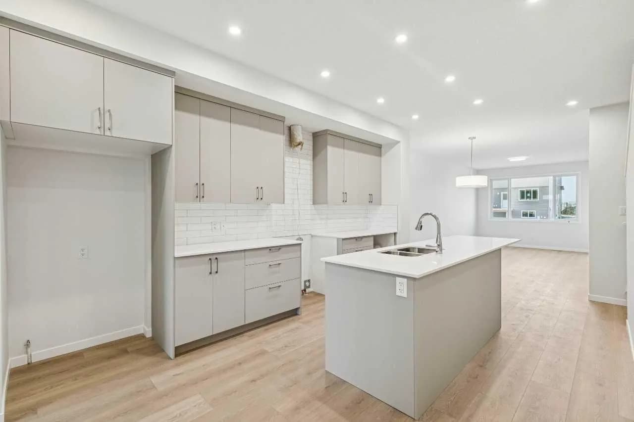Semi Detached (Half Duplex)
