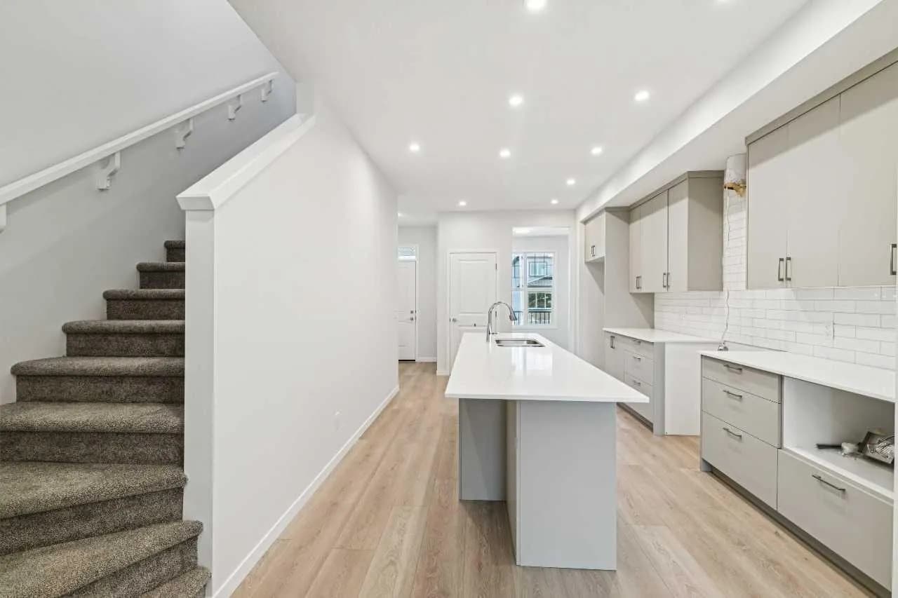 Semi Detached (Half Duplex)
