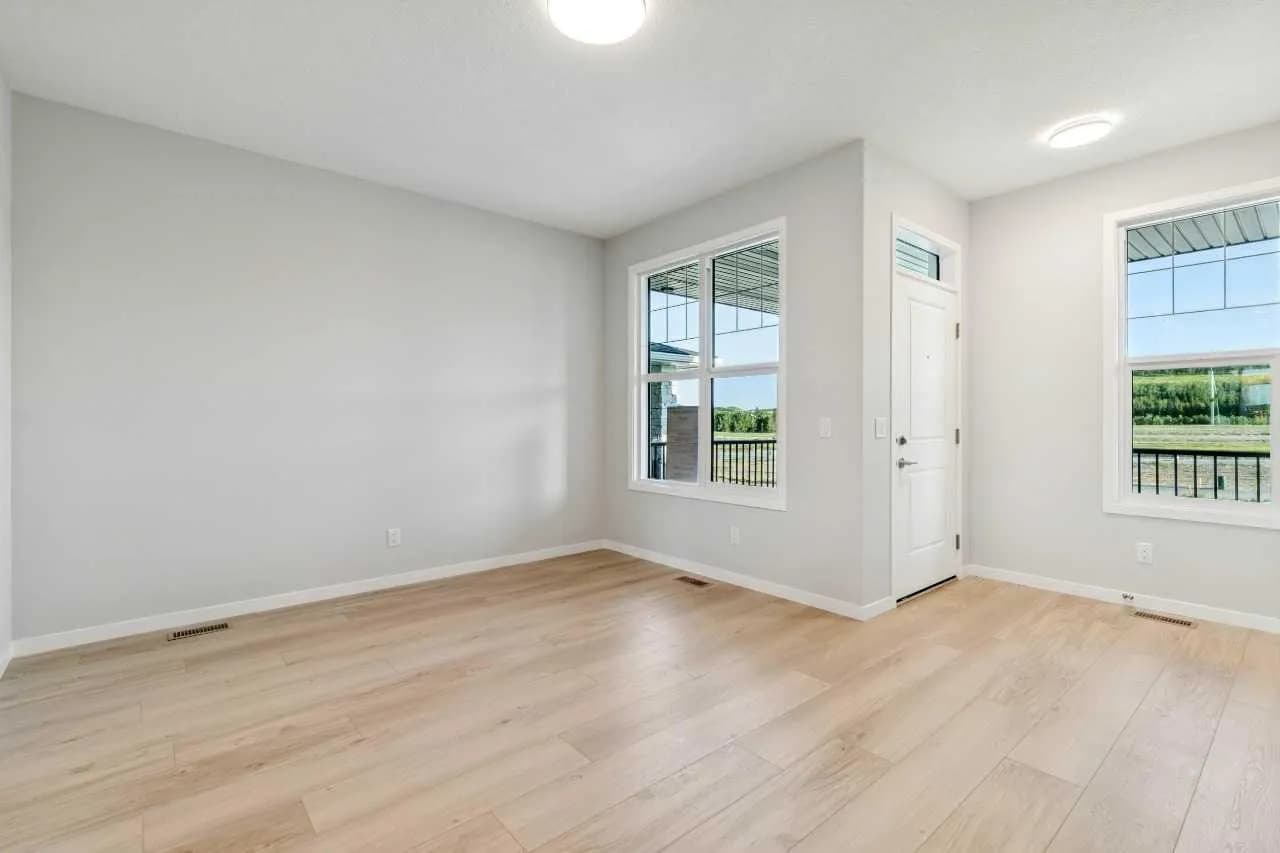 Semi Detached (Half Duplex)