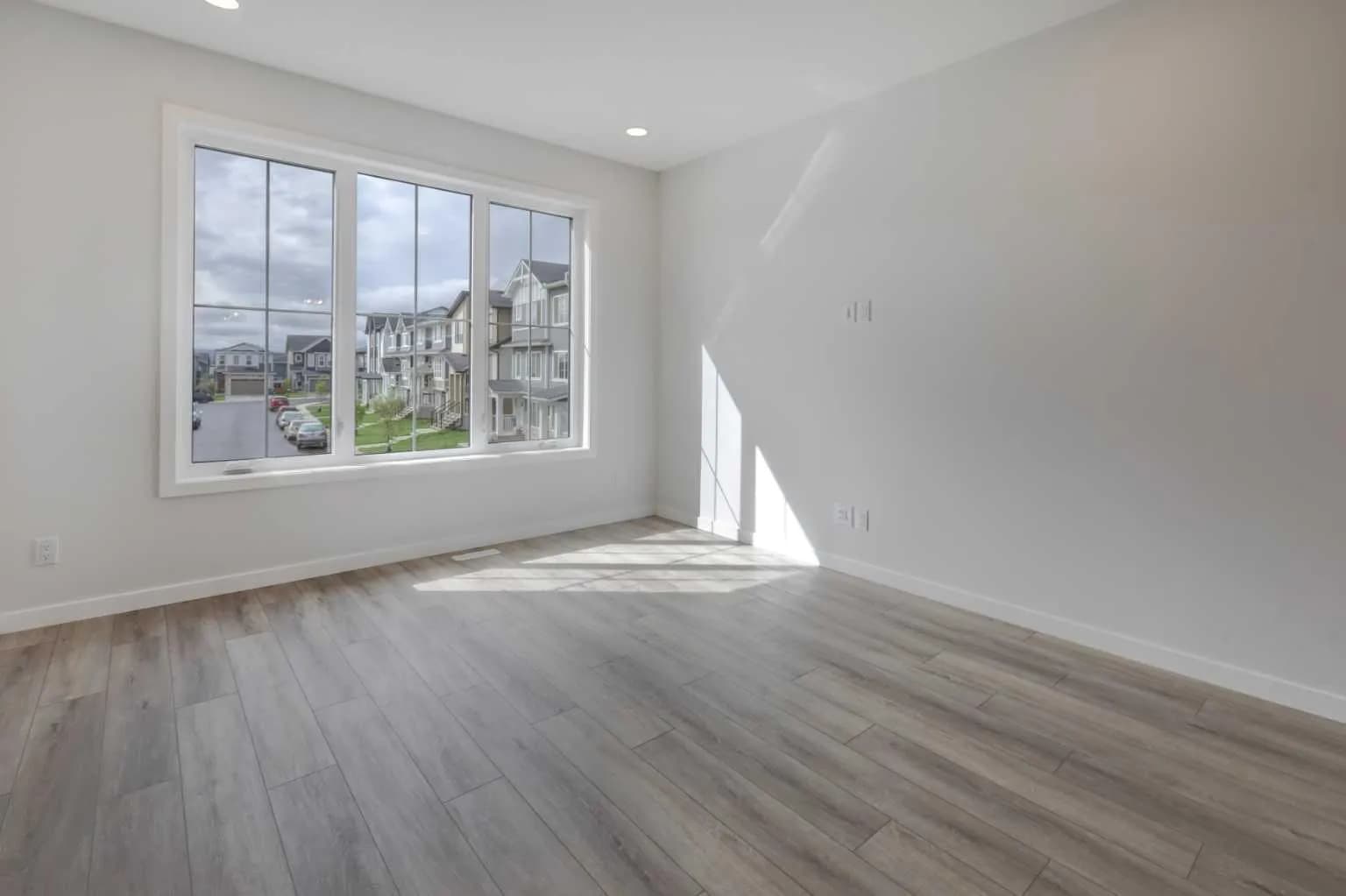 Semi Detached (Half Duplex)