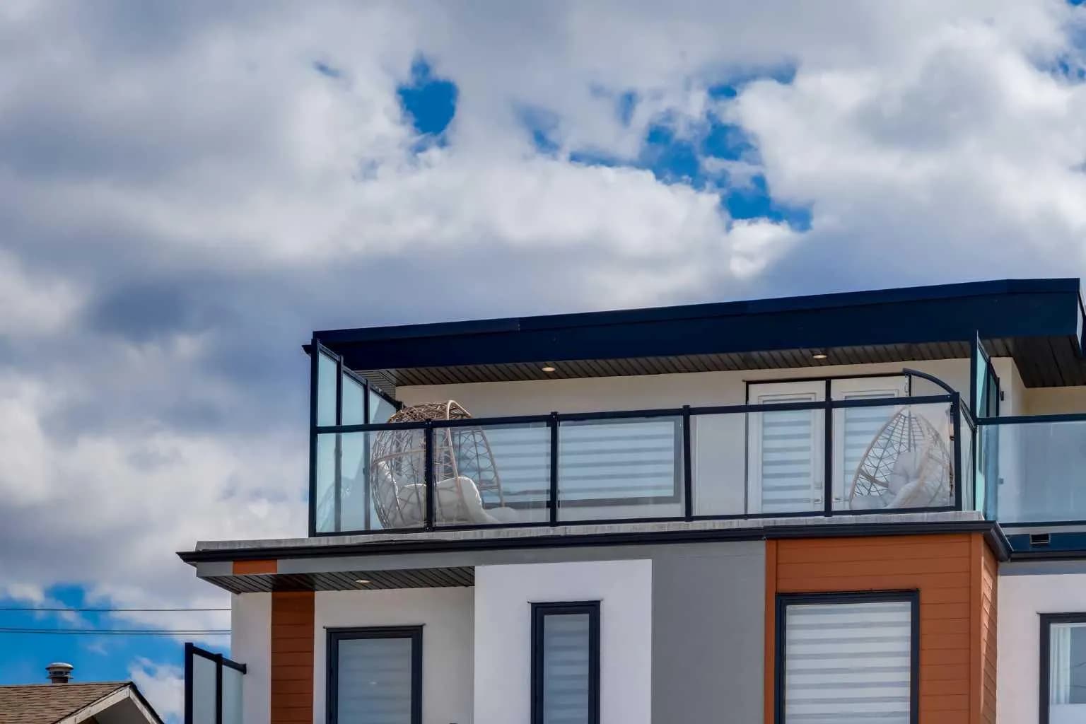 Semi Detached (Half Duplex)
