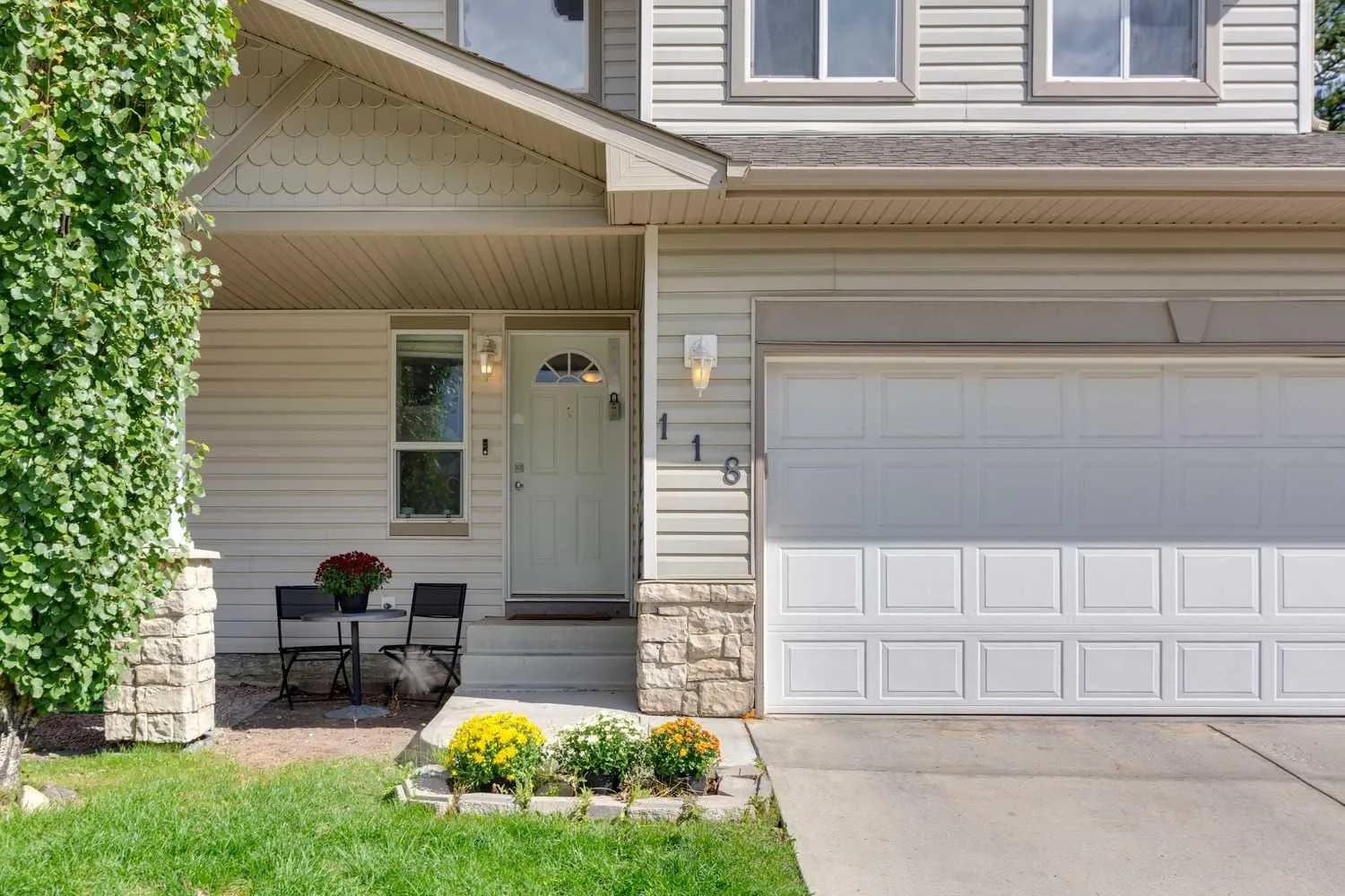 Semi Detached (Half Duplex)