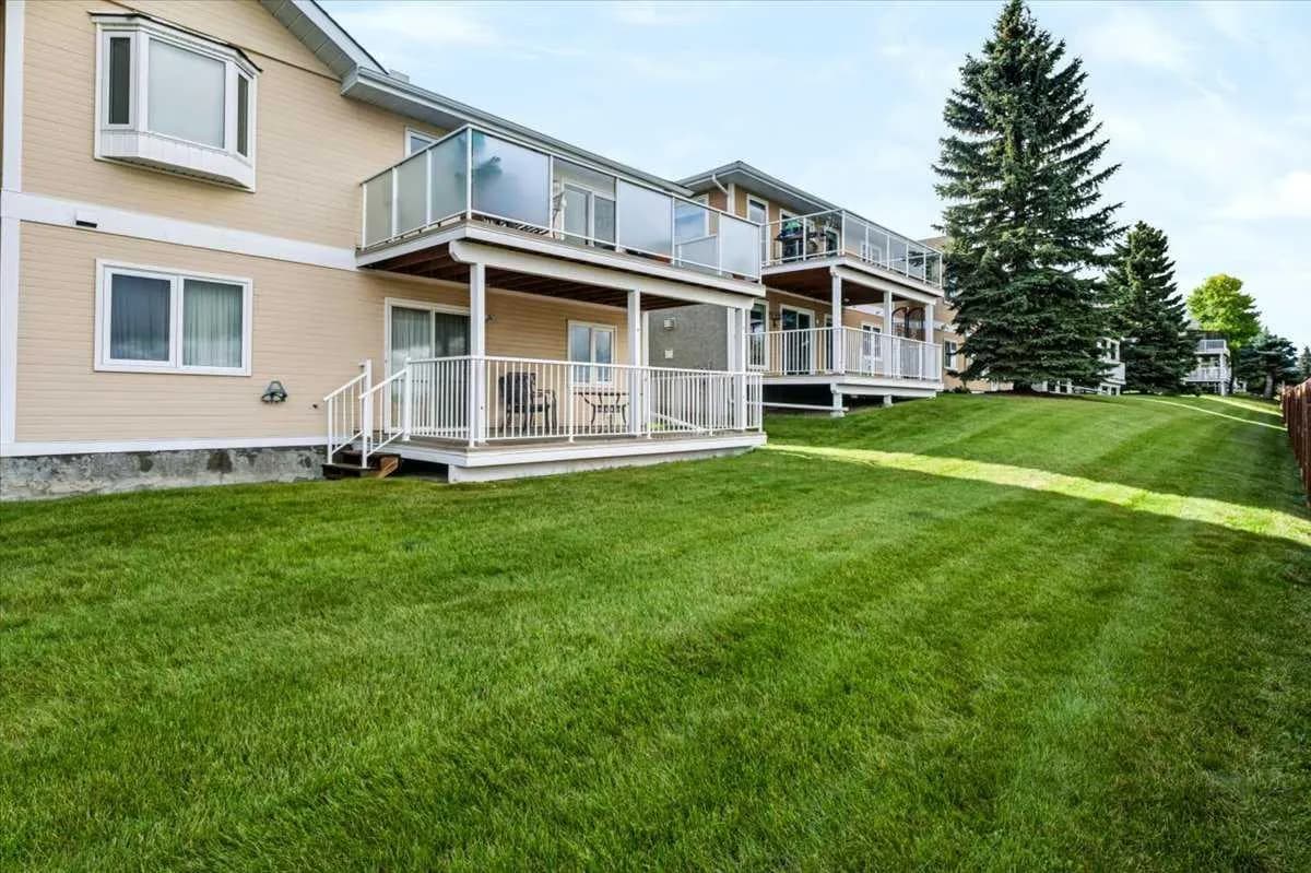 Semi Detached (Half Duplex)
