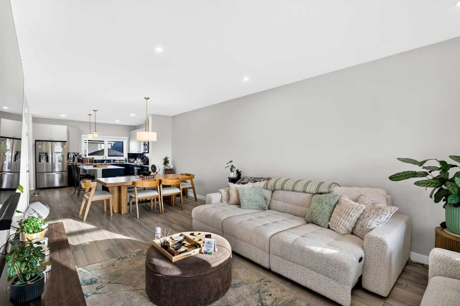 Semi Detached (Half Duplex)