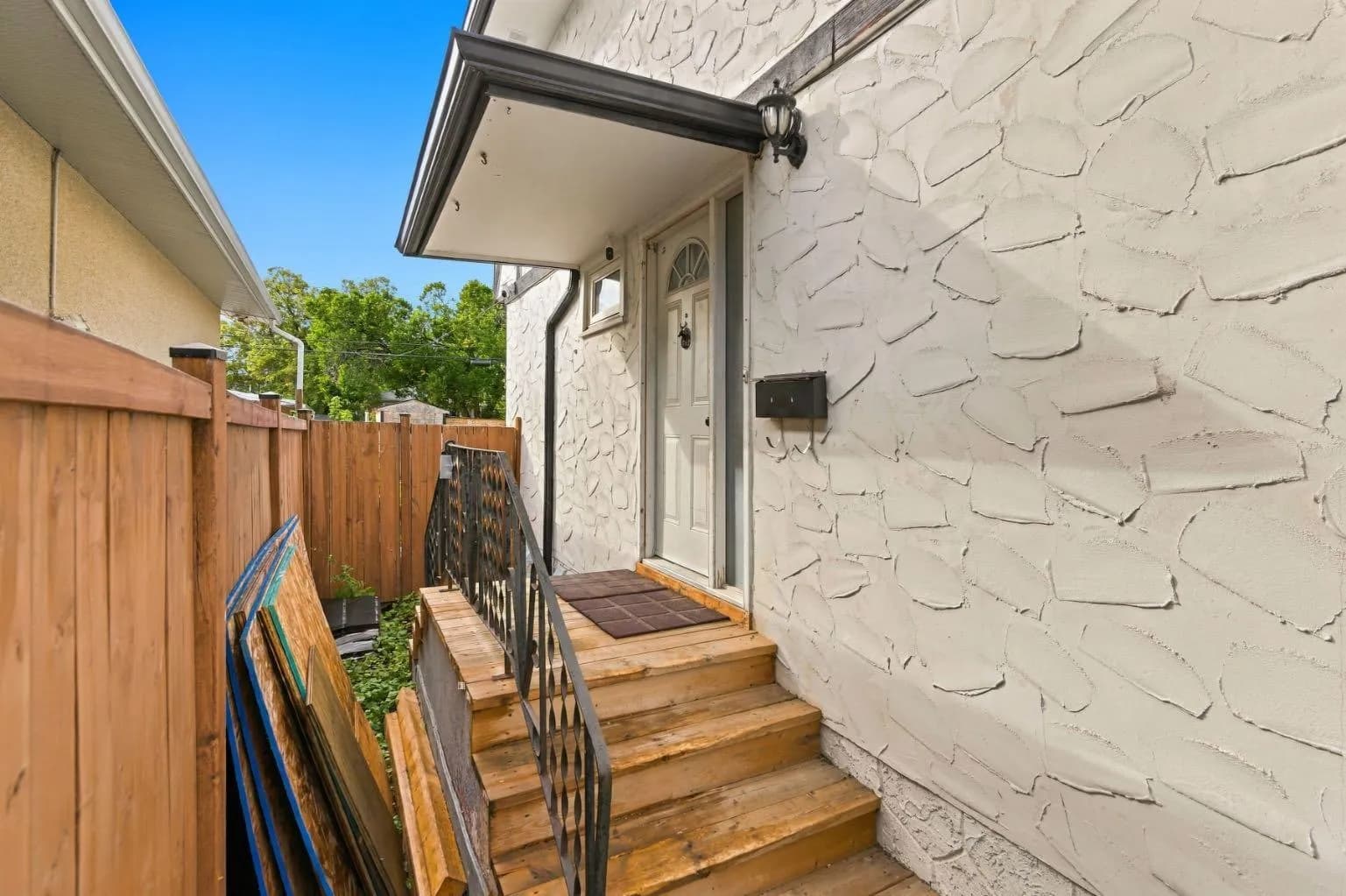 Semi Detached (Half Duplex)