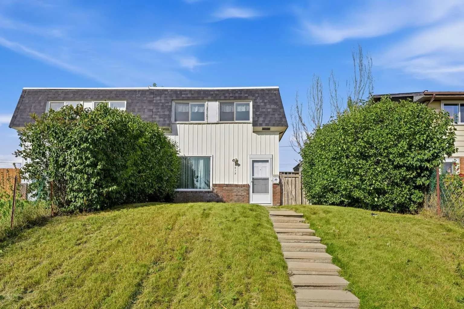 Semi Detached (Half Duplex)