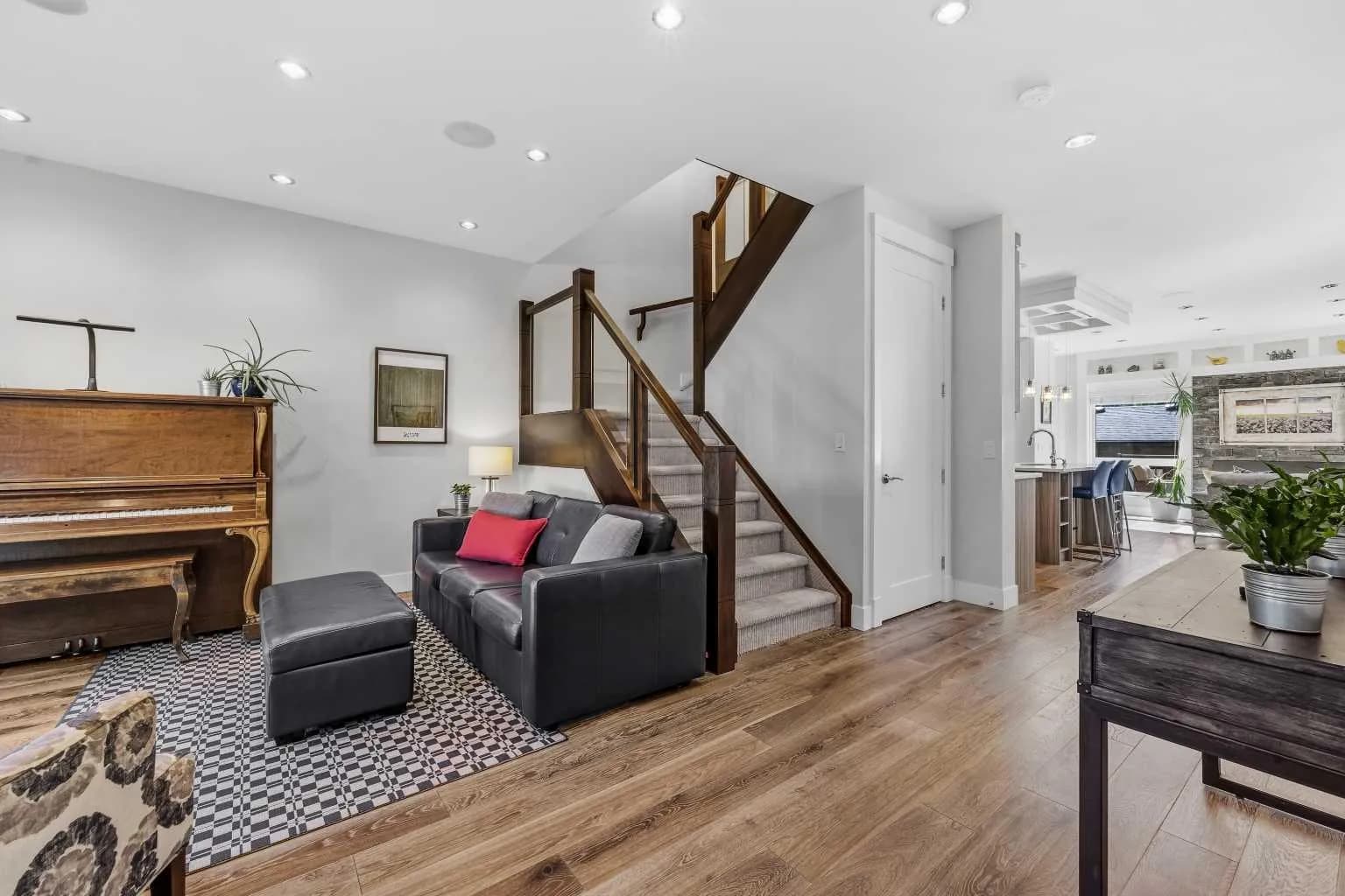 Semi Detached (Half Duplex)