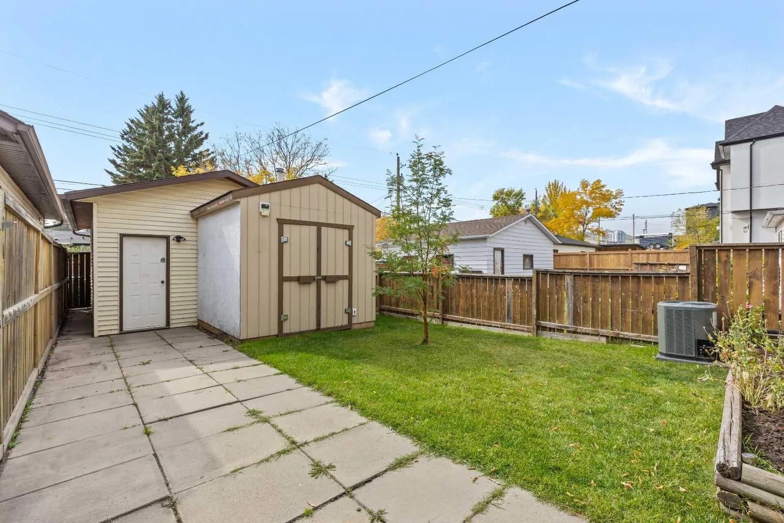 Semi Detached (Half Duplex)