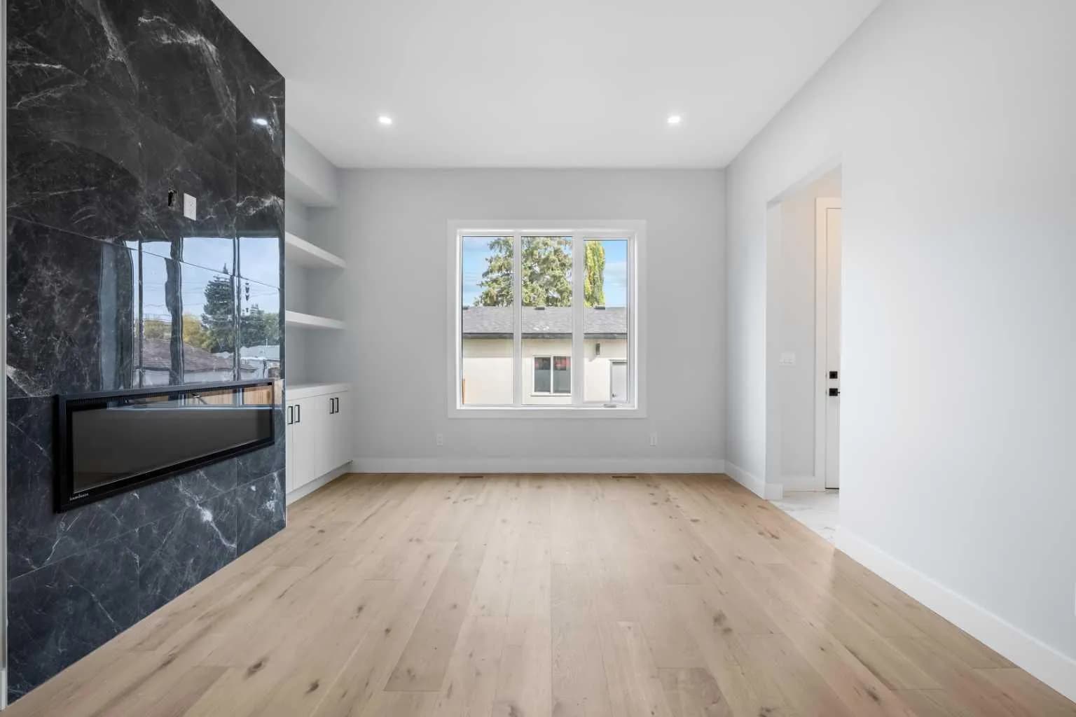 Semi Detached (Half Duplex)