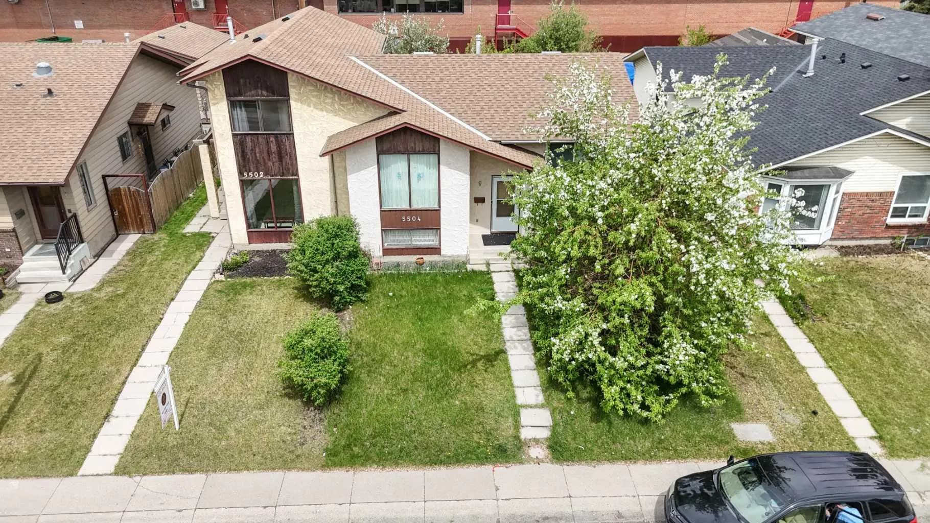 Semi Detached (Half Duplex)