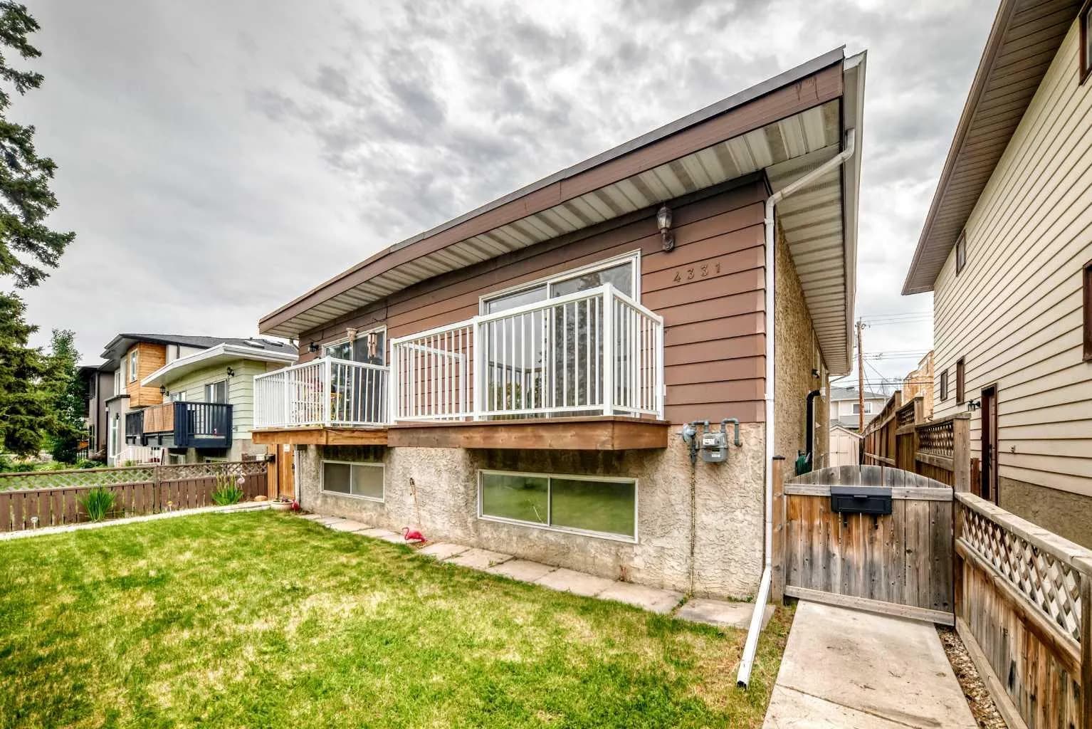 Semi Detached (Half Duplex)