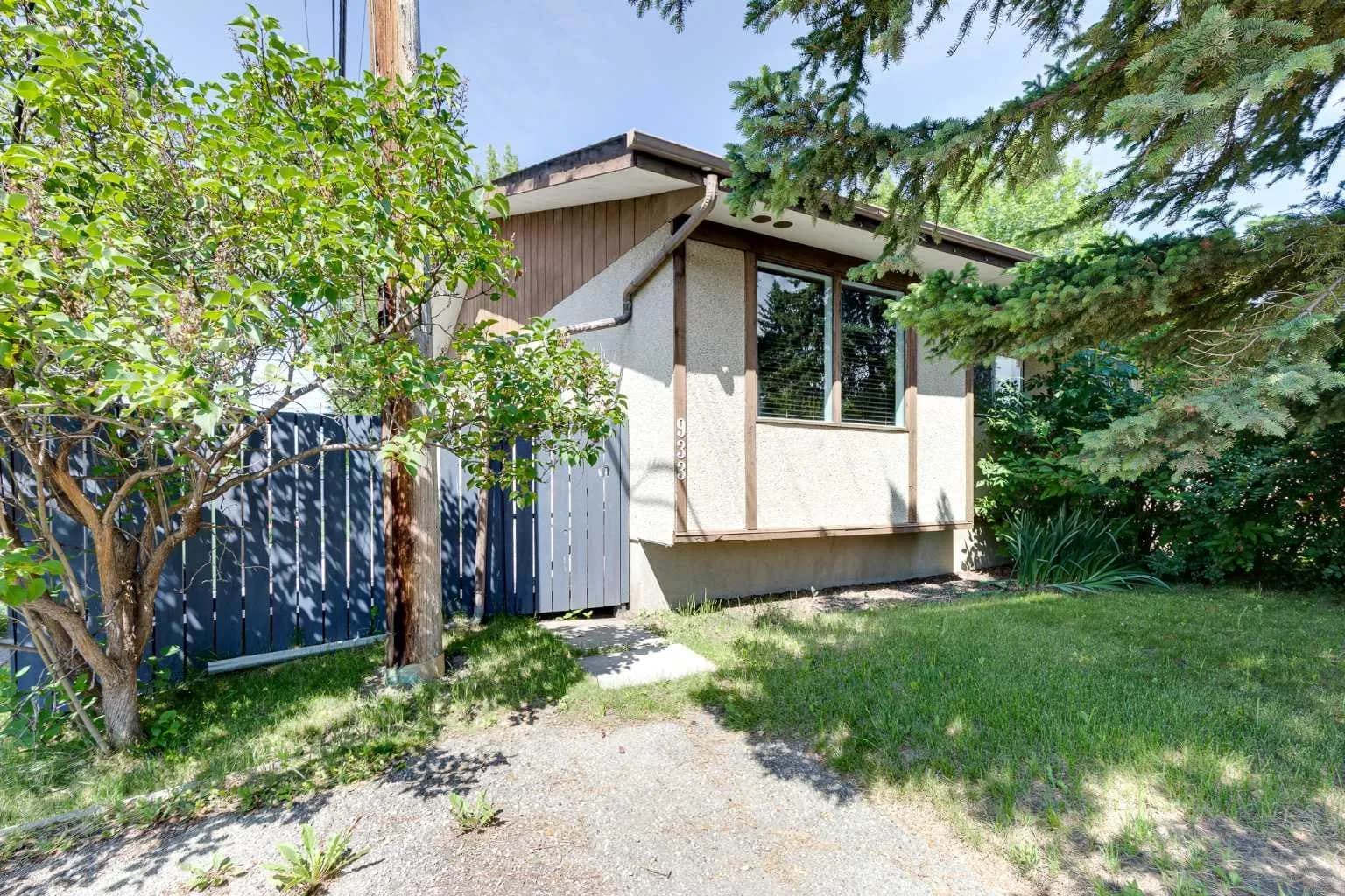 Semi Detached (Half Duplex)