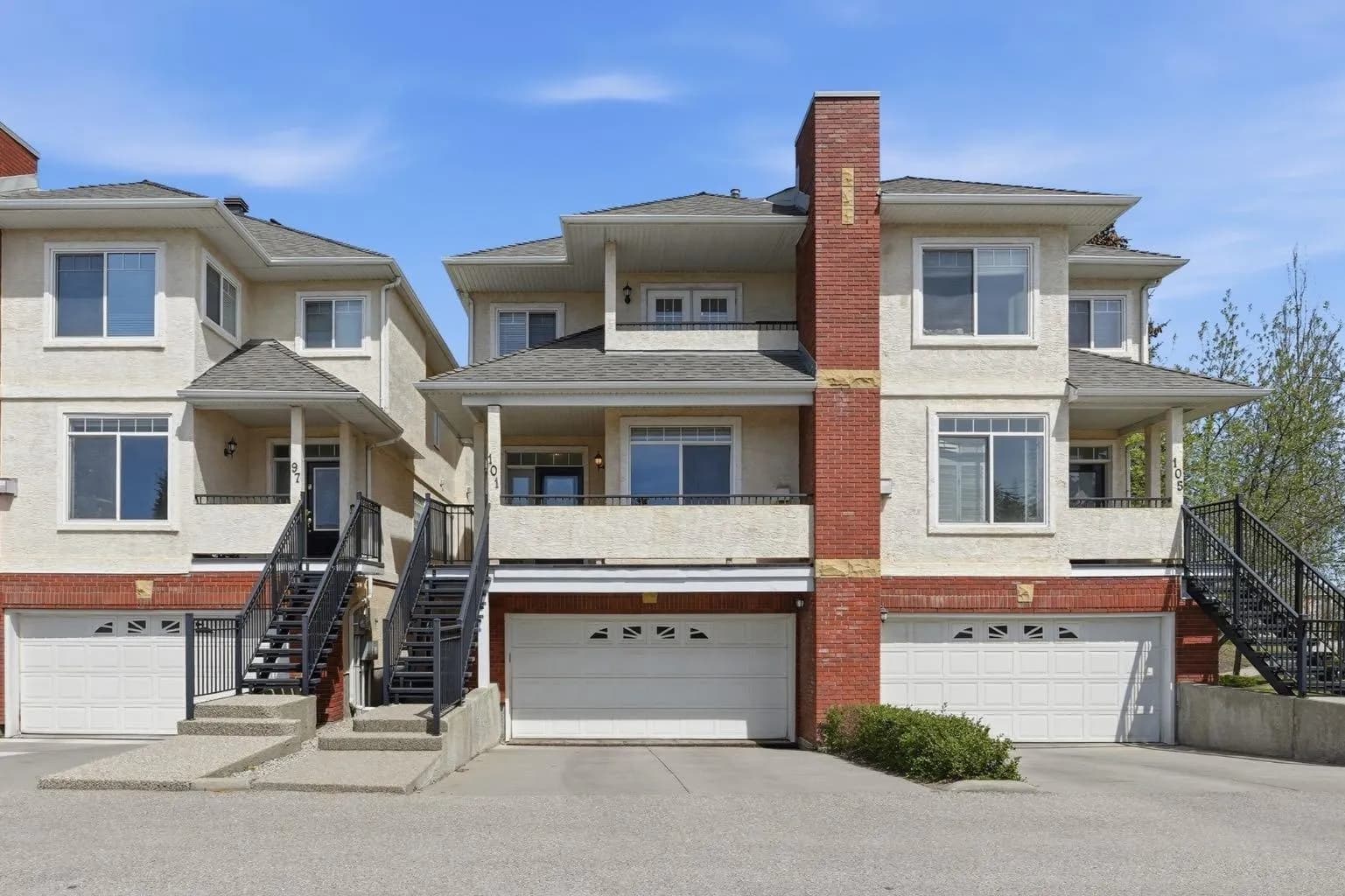 Semi Detached (Half Duplex)