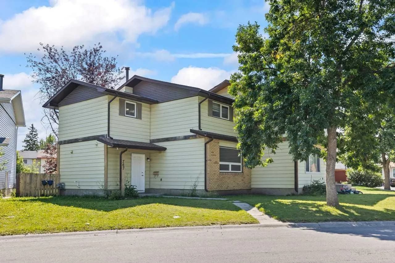 Semi Detached (Half Duplex)