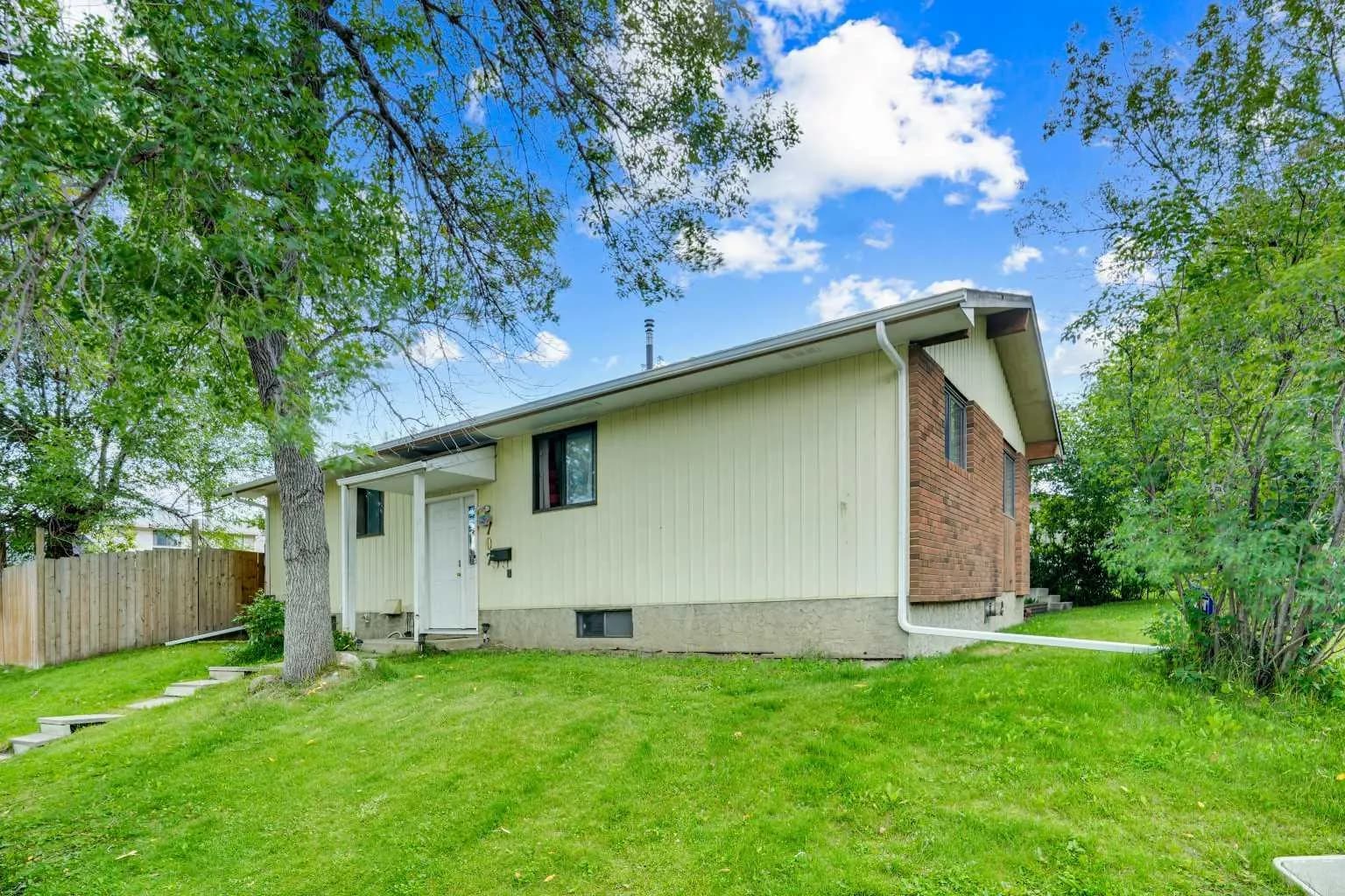 Semi Detached (Half Duplex)