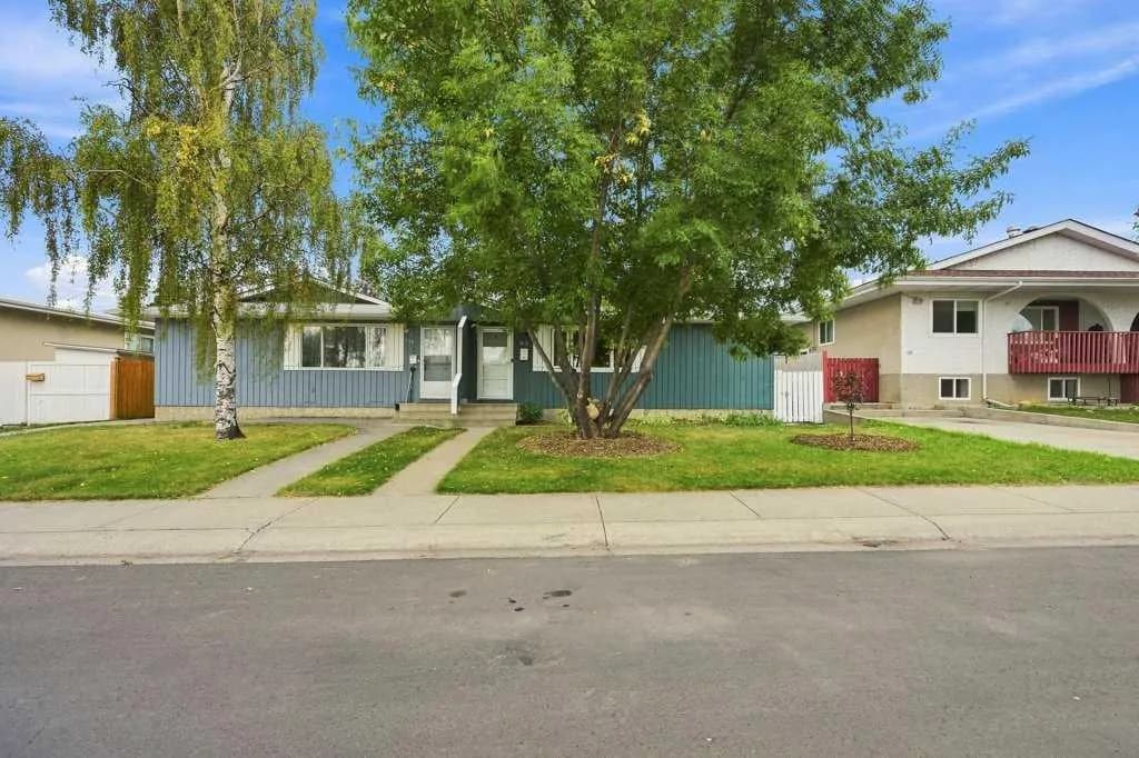 Semi Detached (Half Duplex)