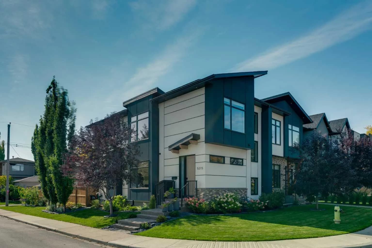 Semi Detached (Half Duplex)